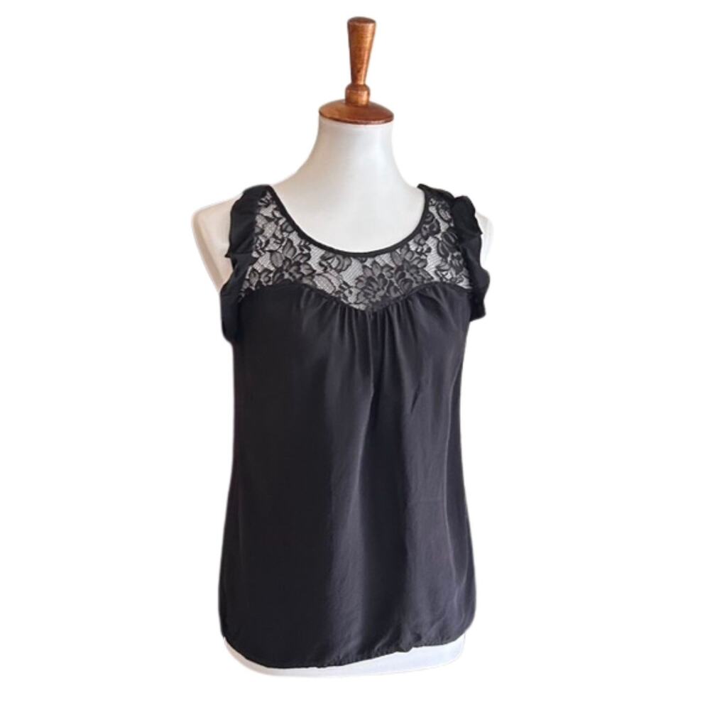 Y2K Black Silk Sleeveless Blouse – Lace Yoke & Ruffle Trim – Size S